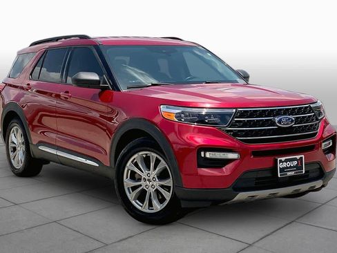 Used 2020 Ford Explorer XLT w/ Equipment Group 202A RWD image 3