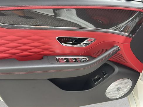 Certified 2022 Bentley Flying Spur V8 AWD/4WD image 13