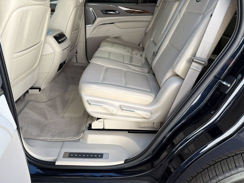 Certified 2022 Cadillac Escalade Sport Platinum w/ Heavy-Duty Trailer Package AWD/4WD image 22