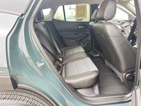 Used 2025 Chevrolet Trax LT image 25