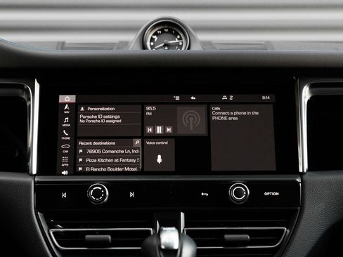 Certified 2025 Porsche Macan AWD/4WD image 21