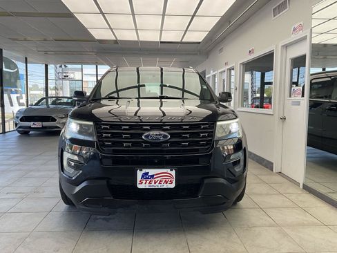 Used 2017 Ford Explorer Sport w/ Equipment Group 401A AWD/4WD image 2