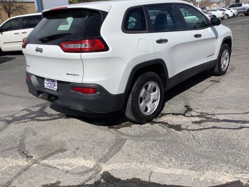 Used 2017 Jeep Cherokee Sport w/ Trailer Tow Group image 11