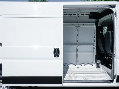 Used 2023 RAM ProMaster 3500 FWD image 12