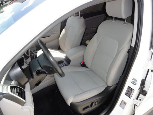 Used 2021 Hyundai Tucson Sport w/ Cargo Package FWD image 9
