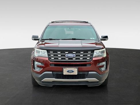 Used 2016 Ford Explorer XLT w/ Equipment Group 202A AWD/4WD image 2