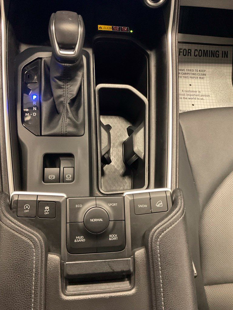 Used 2025 Toyota Grand Highlander AWD image 25