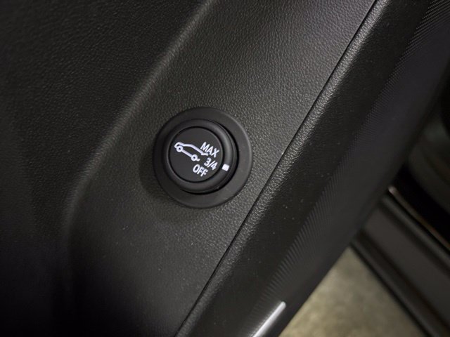 Used 2024 Chevrolet Equinox RS w/ RS Leather Package FWD image 32
