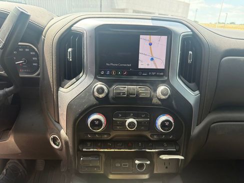 Used 2020 GMC Sierra 2500 SLT w/ Technology Package AWD/4WD image 10