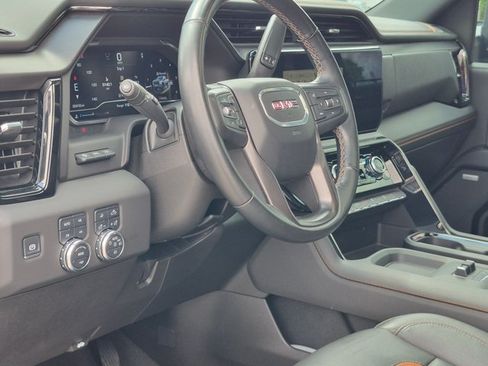 Used 2025 GMC Sierra 2500 AT4 w/ AT4 Premium Plus Package AWD/4WD image 9