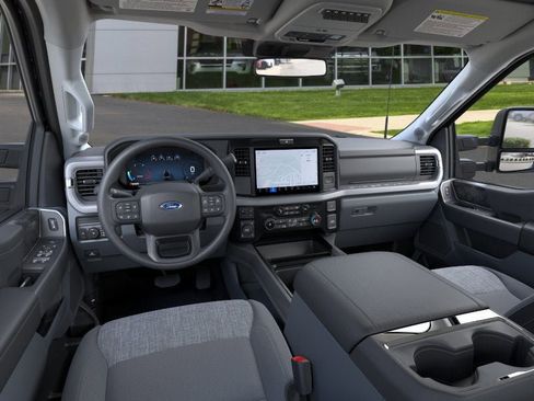 New 2026 Ford F250 XLT w/ XLT Premium Package AWD/4WD image 9