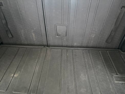 Used 2023 Toyota Highlander XLE FWD image 17