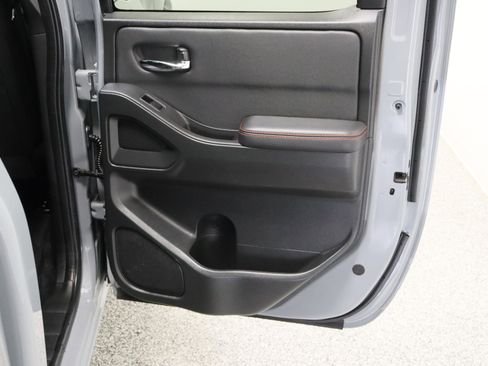 Used 2024 Nissan Frontier Pro-X RWD image 32