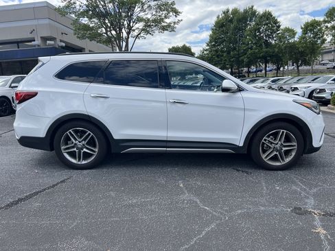 Used 2017 Hyundai Santa Fe Limited FWD image 6