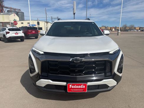 Used 2025 Chevrolet Equinox ACTIV w/ Safety and Technology Package image 13