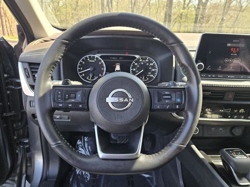 Used 2023 Nissan Rogue SV w/ SV Premium B Package AWD/4WD image 17
