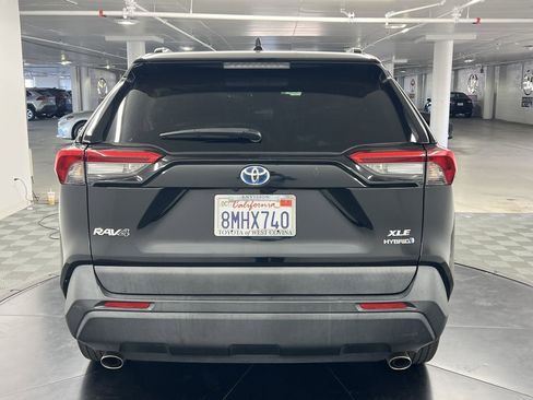 Used 2019 Toyota RAV4 XLE image 6