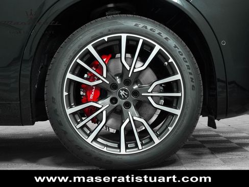 New 2025 Maserati Grecale GT image 16