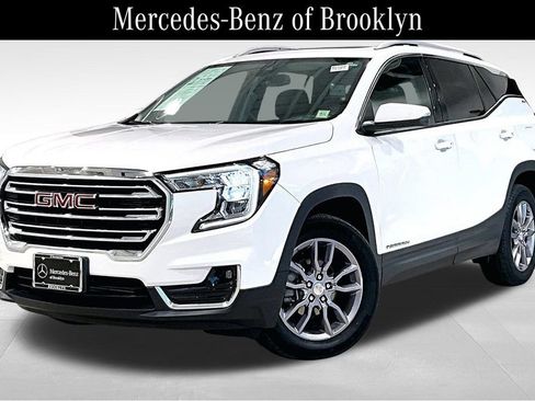 Used 2023 GMC Terrain SLT AWD/4WD image 2