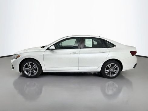 Used 2024 Volkswagen Jetta SE FWD image 4