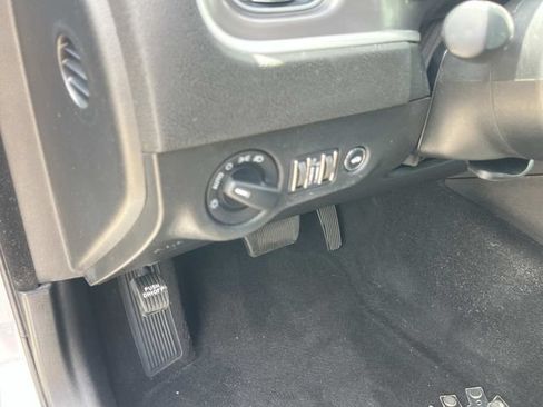 Used 2022 Dodge Charger SXT RWD image 33