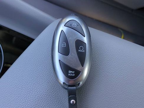New 2025 Hyundai Elantra SEL FWD image 27