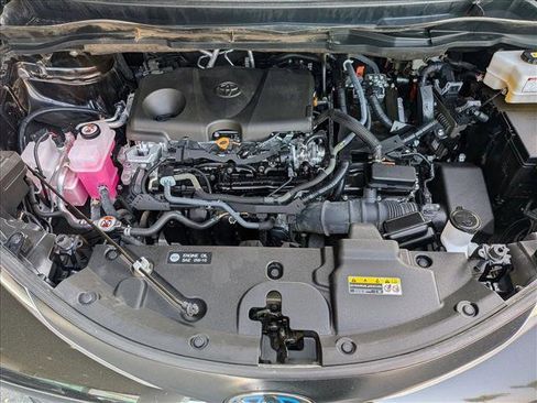 Used 2024 Toyota Sienna XLE FWD image 23