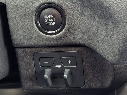 Used 2025 Toyota Tundra Limited image 12