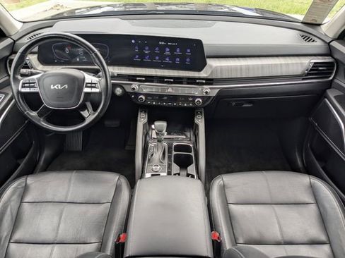 Certified 2024 Kia Telluride EX w/ EX Captain's Chair Package AWD/4WD image 22