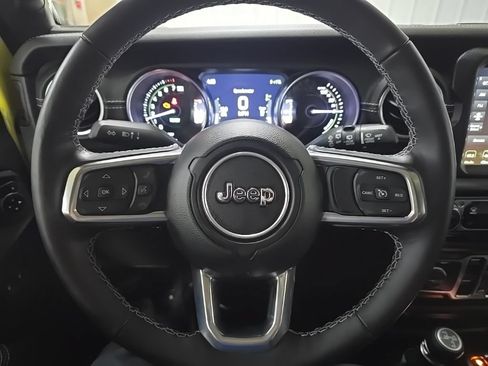 Used 2023 Jeep Wrangler Unlimited Sahara w/ Cold Weather Group AWD/4WD image 18