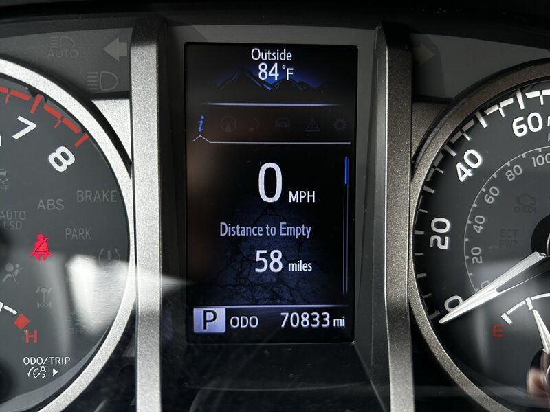 Used 2020 Toyota Tacoma TRD Sport w/ TRD Premium Sport Package AWD/4WD image 18