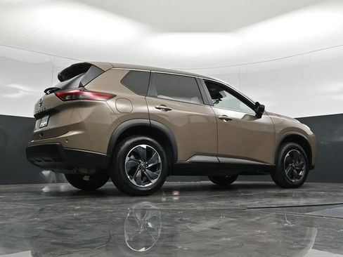 Used 2025 Nissan Rogue SV FWD image 53