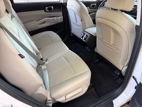Used 2025 Kia Sorento S FWD image 31