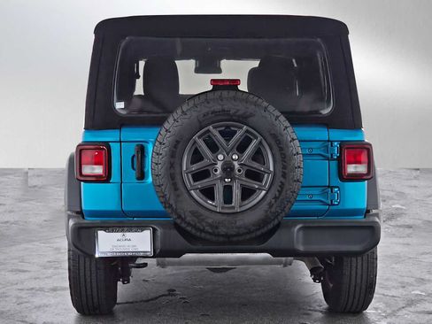 Used 2024 Jeep Wrangler Unlimited Sport AWD/4WD image 4