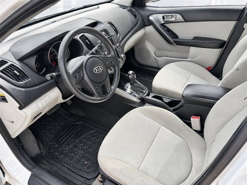 Used 2013 Kia Forte EX FWD image 8
