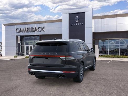 New 2026 Lincoln Aviator AWD image 8