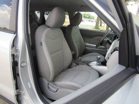 Used 2017 Kia Soul EV-e image 18