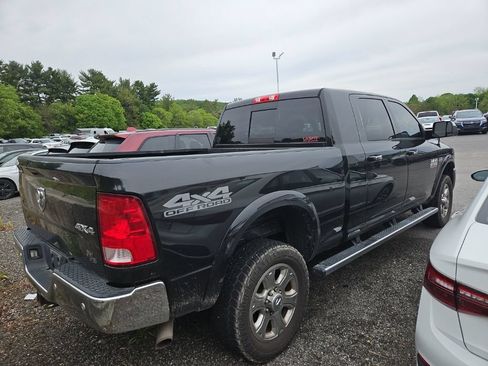 Used 2017 RAM 2500 SLT w/ Luxury Group AWD/4WD image 2