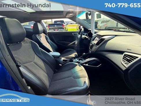 Used 2012 Hyundai Veloster w/ Style Pkg FWD image 28