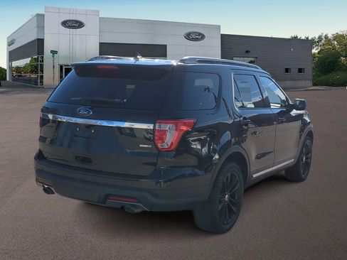 Used 2019 Ford Explorer XLT w/ Equipment Group 202A AWD/4WD image 11