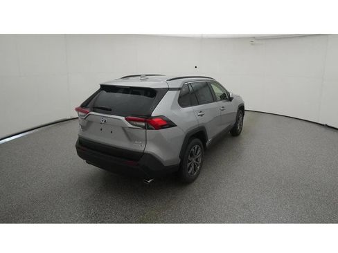Used 2023 Toyota RAV4 XLE Premium AWD/4WD image 10