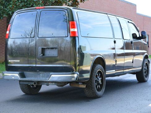 Used 2020 Chevrolet Express 3500 LT w/ LT Preferred Equipment Group image 5