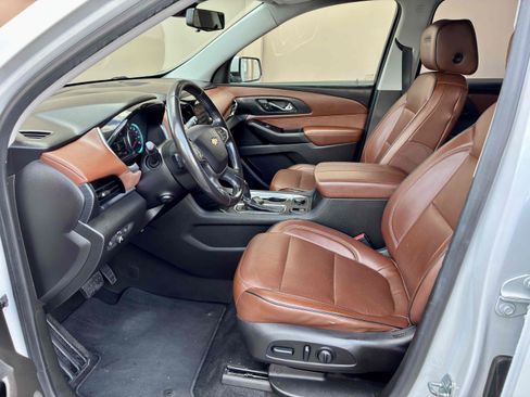 Used 2018 Chevrolet Traverse High Country w/ LPO, 'HIT The Road' Package AWD/4WD image 35
