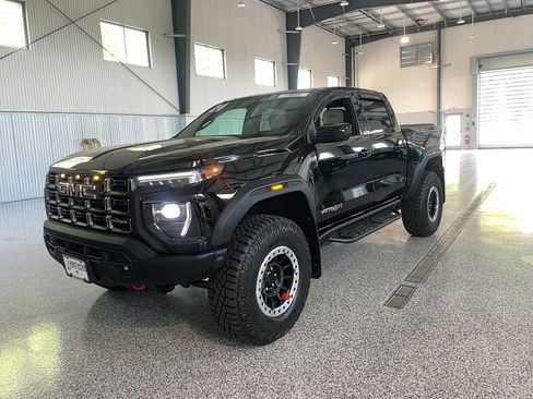 Used 2024 GMC Canyon AT4X w/ AT4X AEV Edition AWD/4WD image 3
