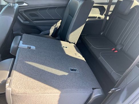 Used 2023 Volkswagen Tiguan SE image 12