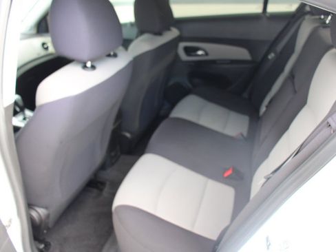 Used 2014 Chevrolet Cruze LS image 13