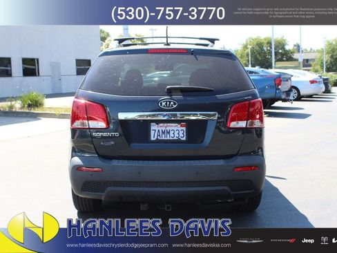 Used 2012 Kia Sorento LX w/ Convenience Pkg FWD image 8