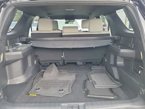 Used 2025 Toyota 4Runner SR5 AWD/4WD image 5