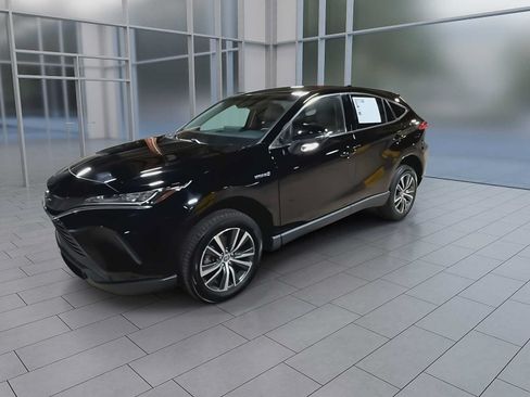 Used 2021 Toyota Venza LE AWD/4WD image 4