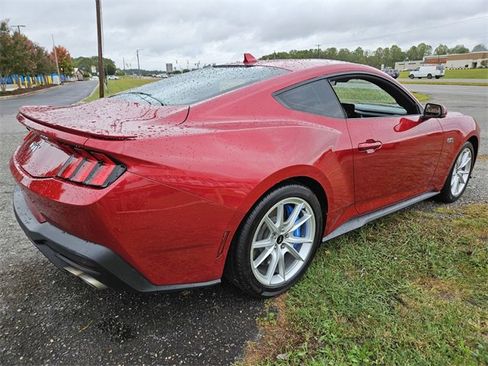 Used 2024 Ford Mustang GT Premium image 7